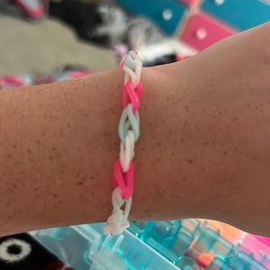 It is for $1 it’s a bracelet that you can wear and very comfortable!!